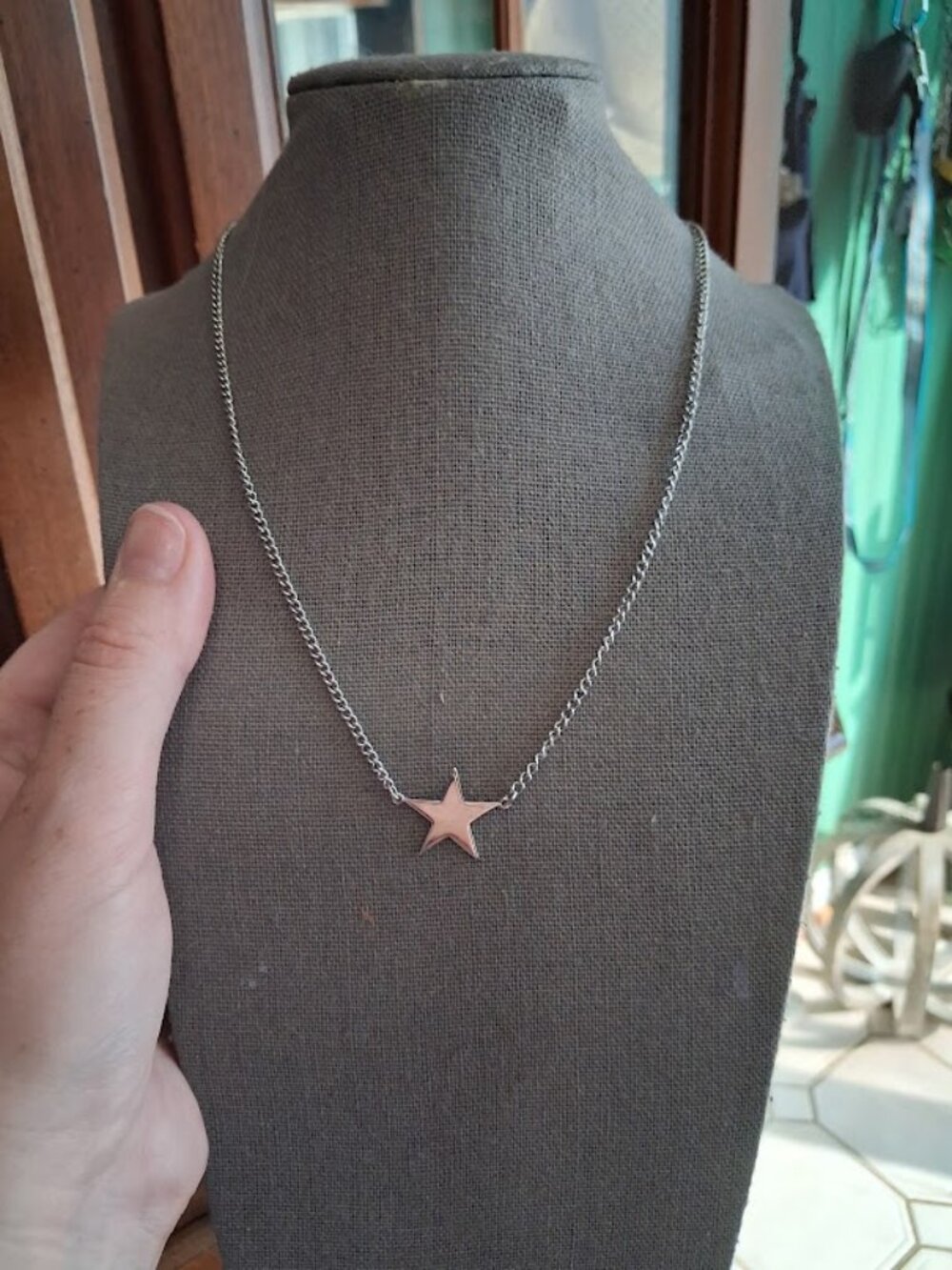 15 inch Avon Star necklace